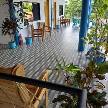 Happy Bear Moalboal Budget Rooms Exterior photo